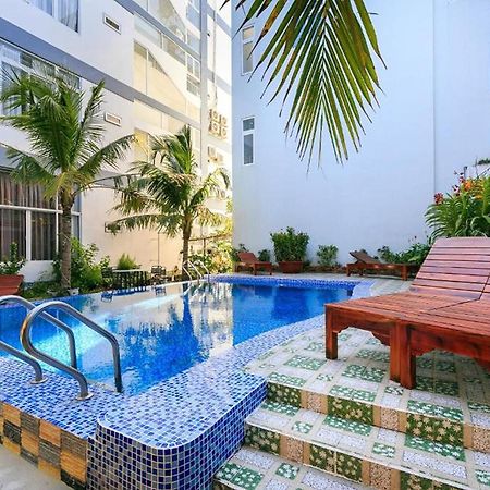 Ruby Hotel Дуонг-Донг Экстерьер фото