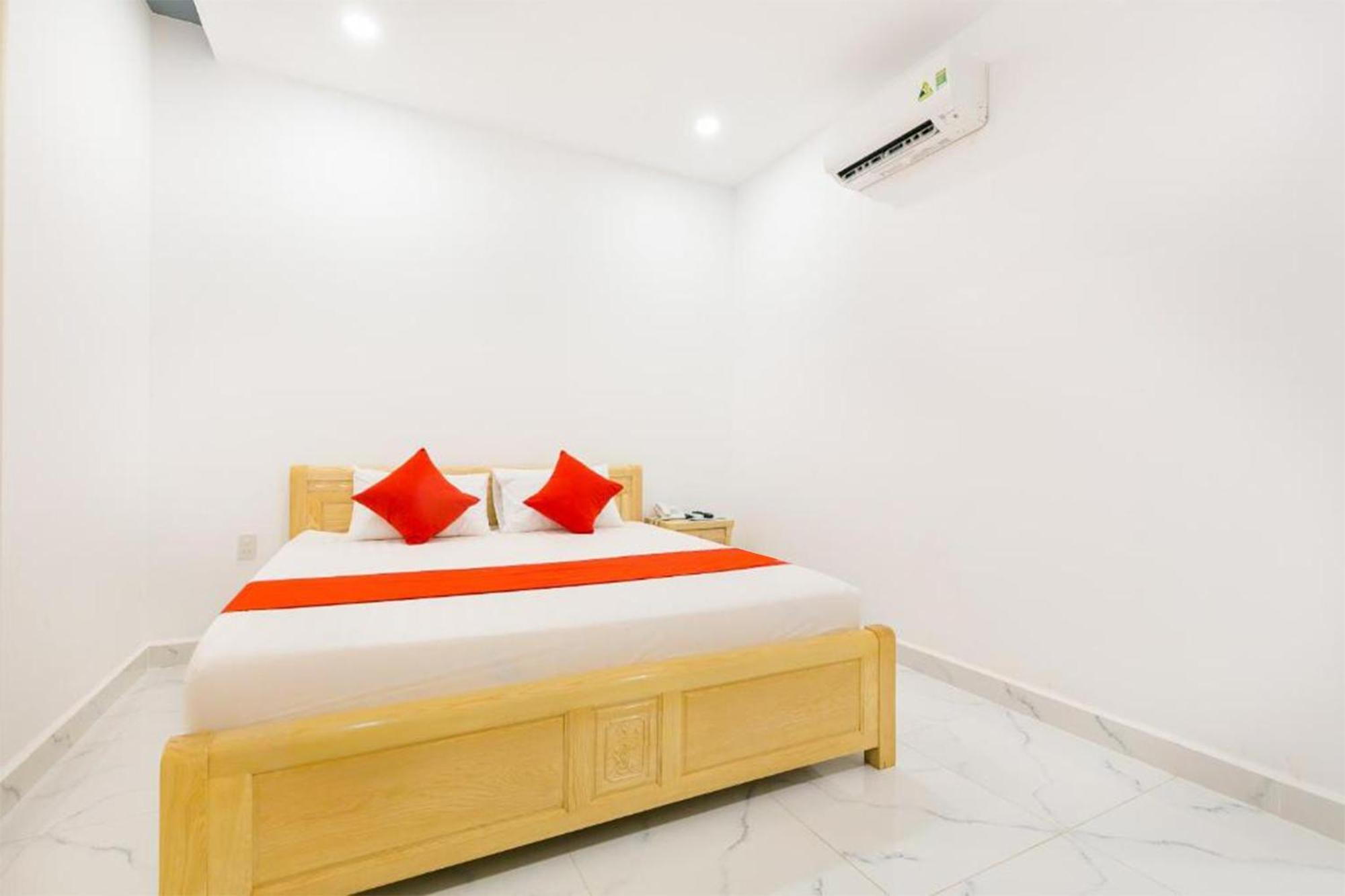 Ruby Hotel Дуонг-Донг Экстерьер фото