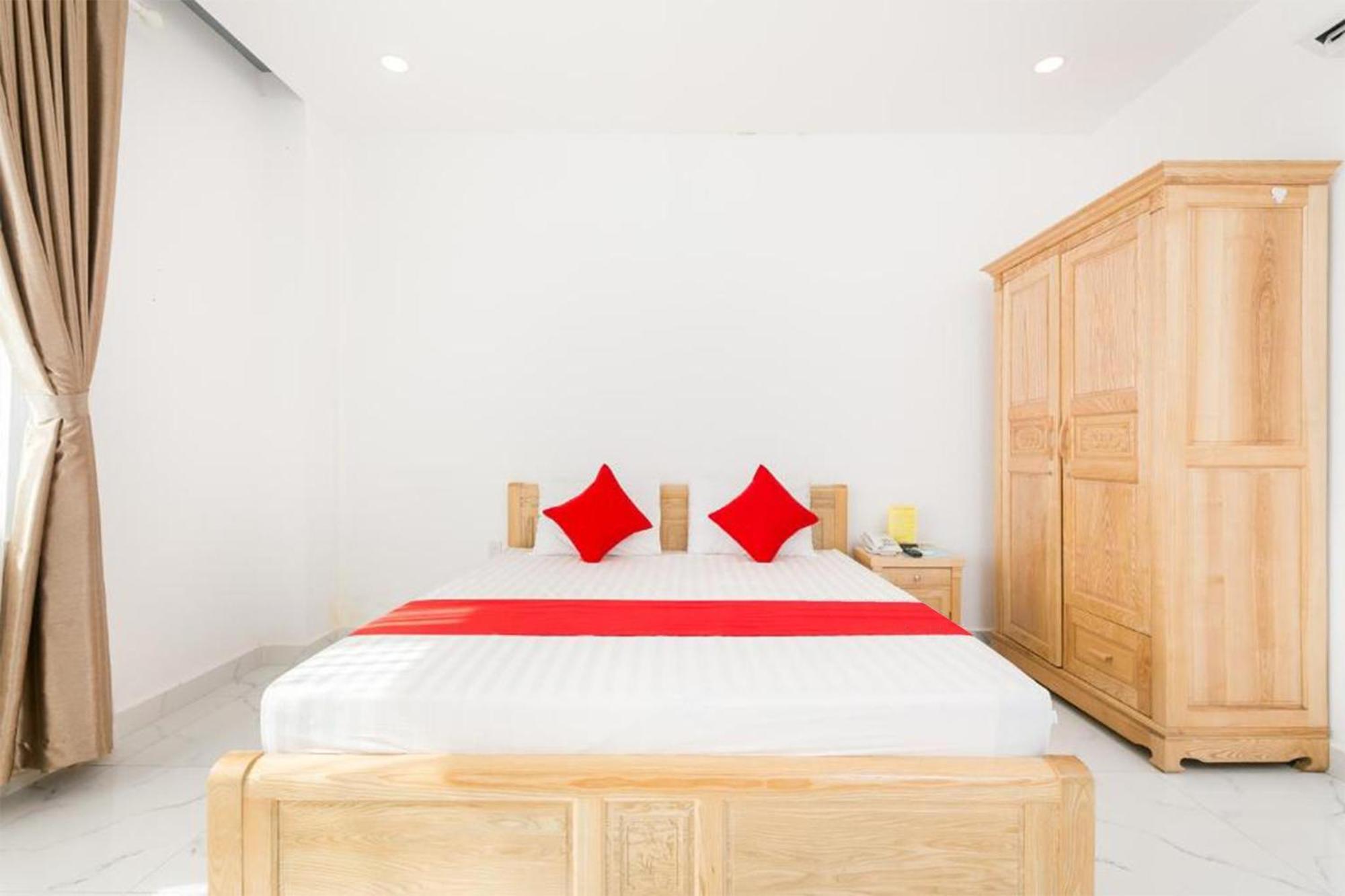 Ruby Hotel Дуонг-Донг Экстерьер фото