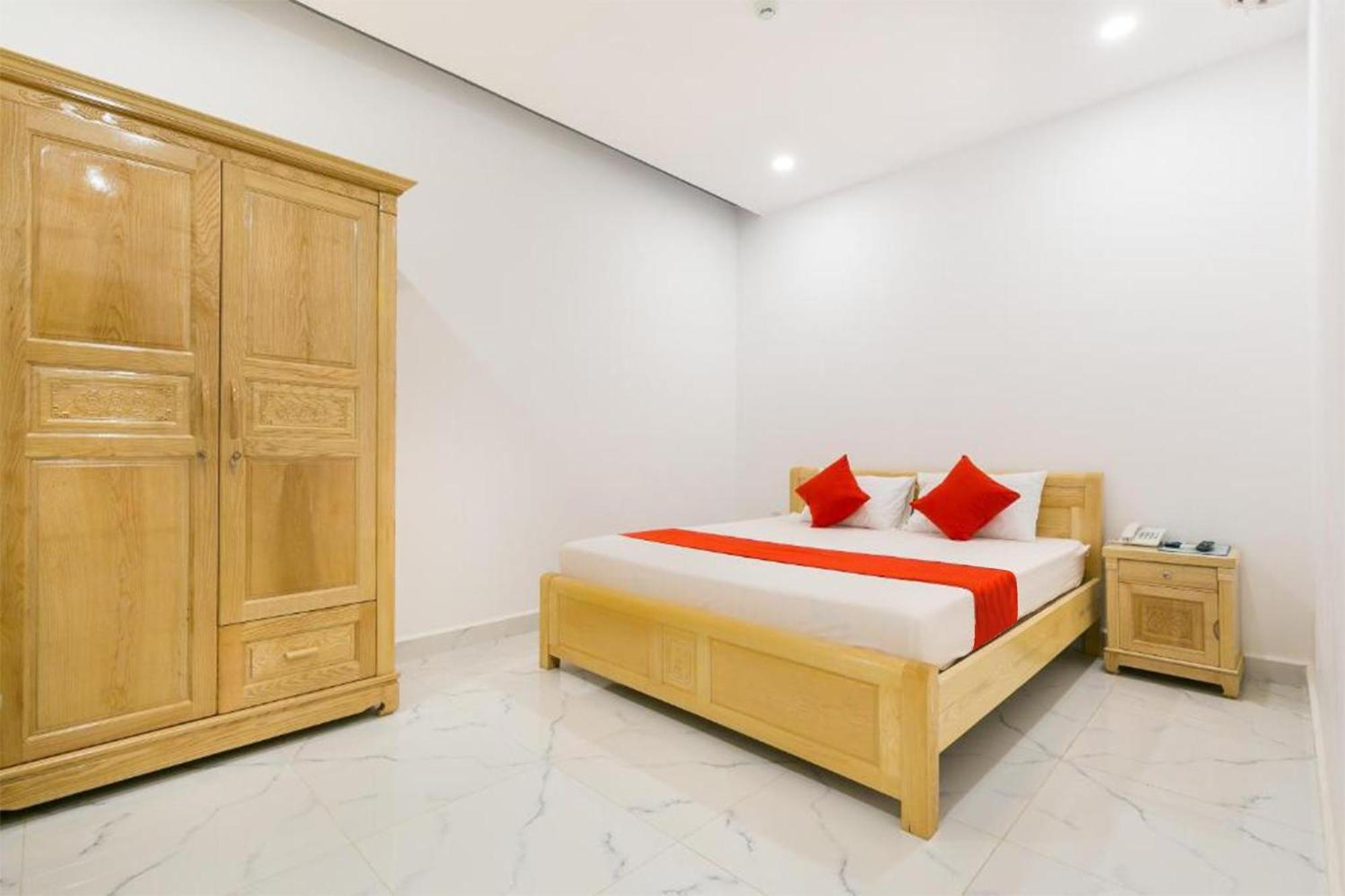 Ruby Hotel Дуонг-Донг Экстерьер фото