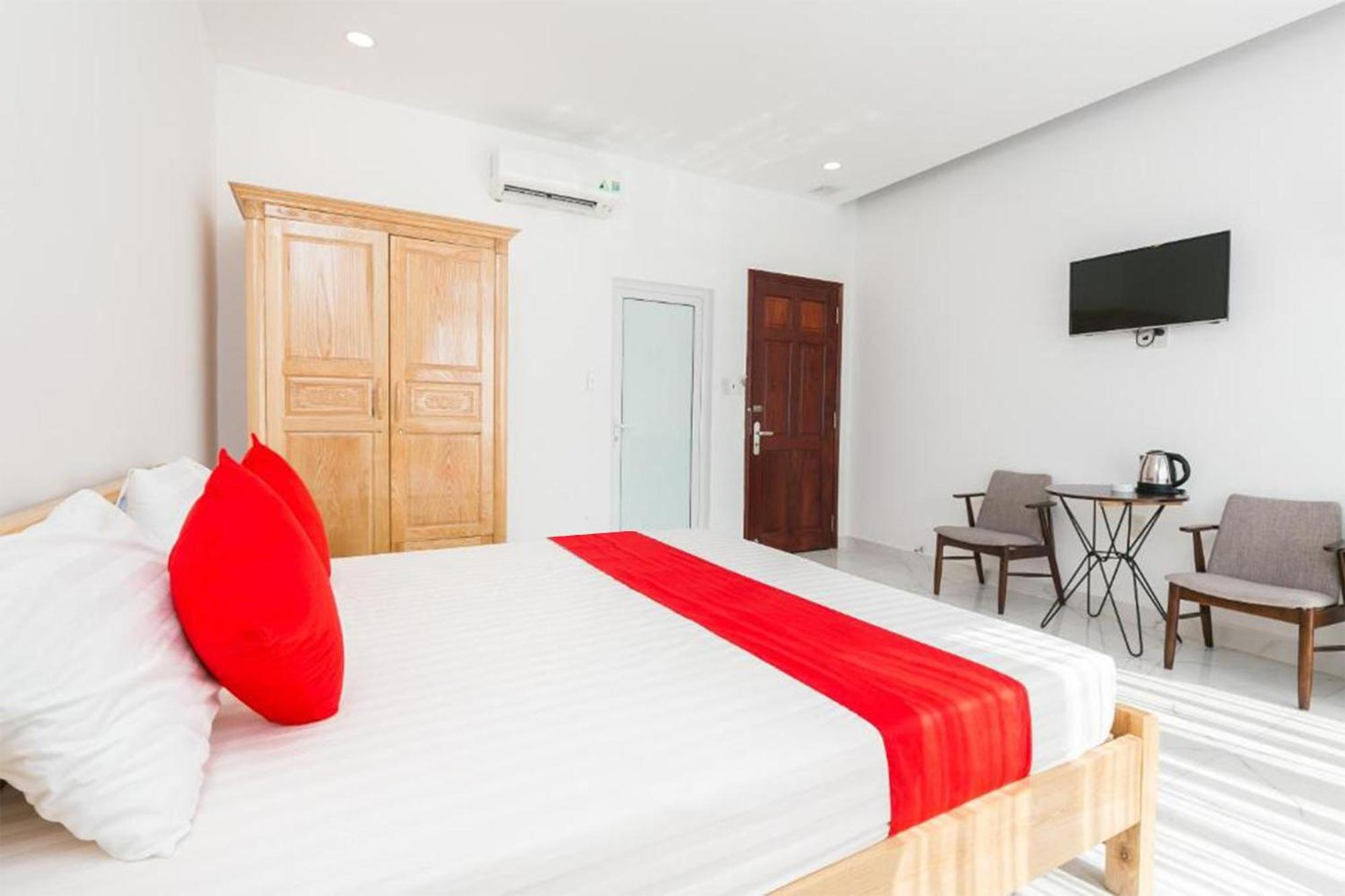 Ruby Hotel Дуонг-Донг Экстерьер фото