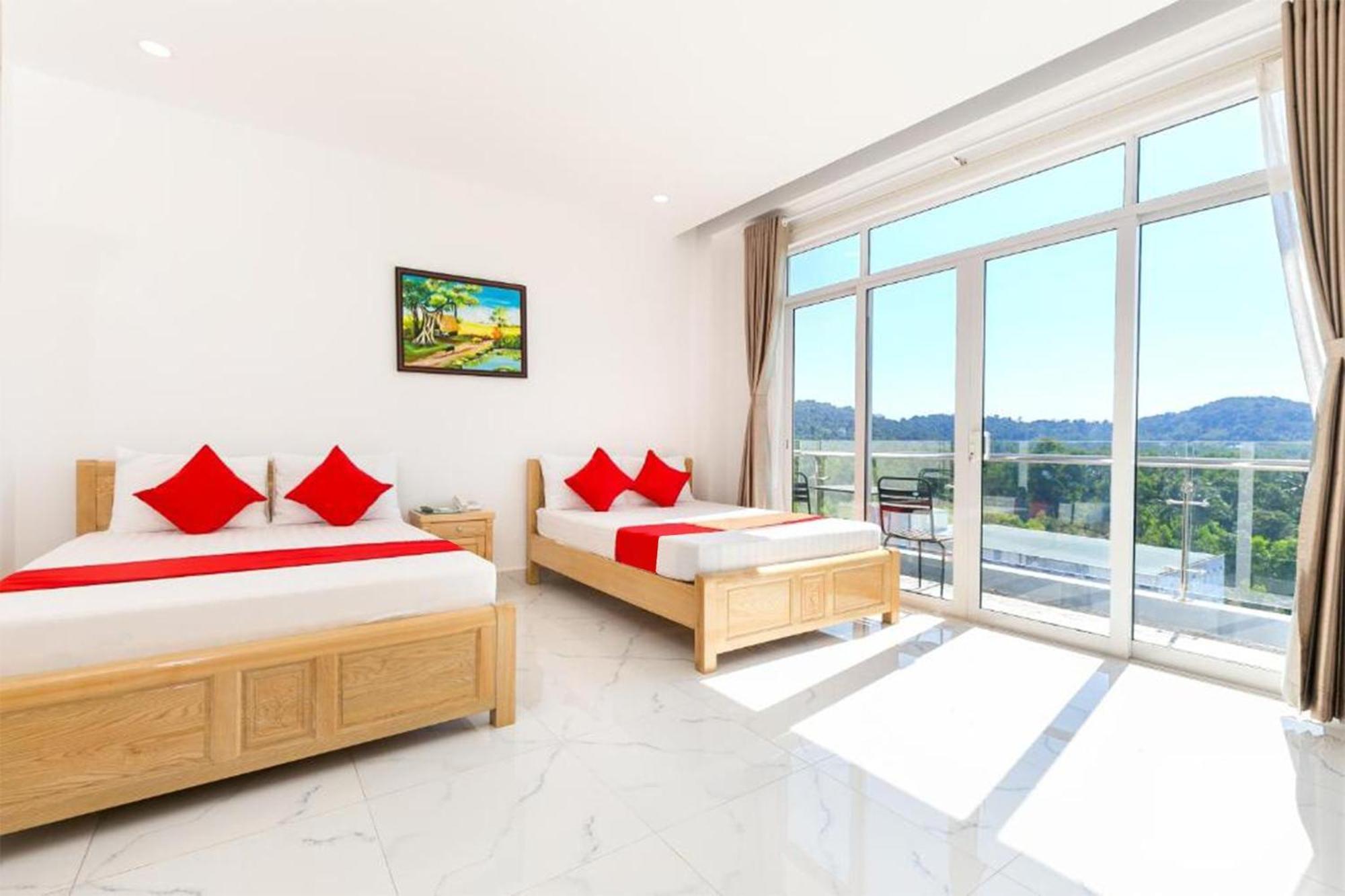 Ruby Hotel Дуонг-Донг Экстерьер фото